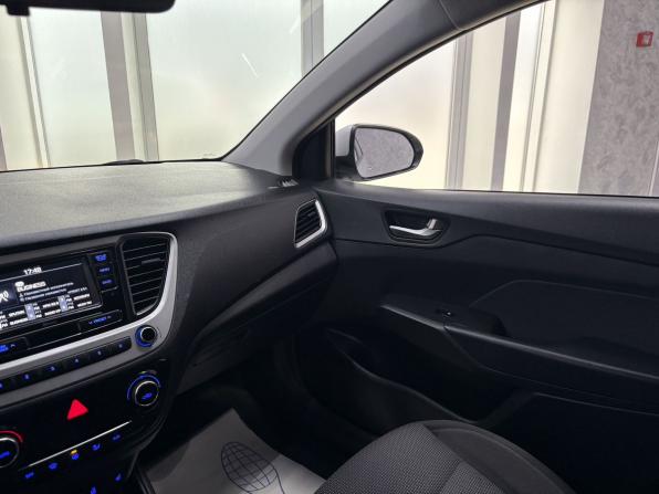 Hyundai Solaris II с пробегом 2018 года, цена 1 399 000 рублей, 138497 км, седан, Автокод Объявления