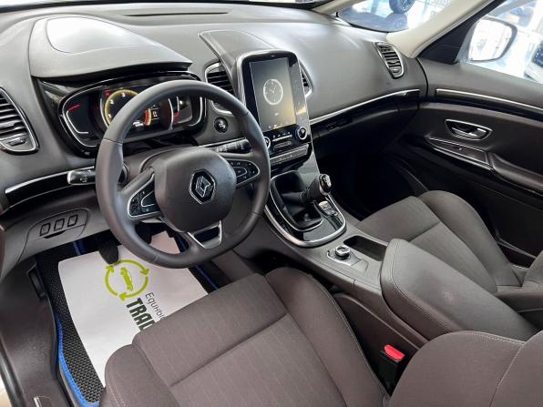 Renault Espace V с пробегом 2017 года, цена 1 595 000 рублей, 181926 км, минивэн, Автокод Объявления
