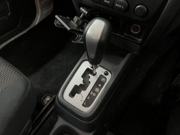 Suzuki Jimny III Рестайлинг 2 с пробегом 2013 года, цена 979 000 рублей, 231340 км, внедорожник, Автокод Объявления