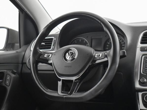 Volkswagen Polo V Рестайлинг с пробегом 2016 года, цена 1 095 000 рублей, 117468 км, седан, Автокод Объявления