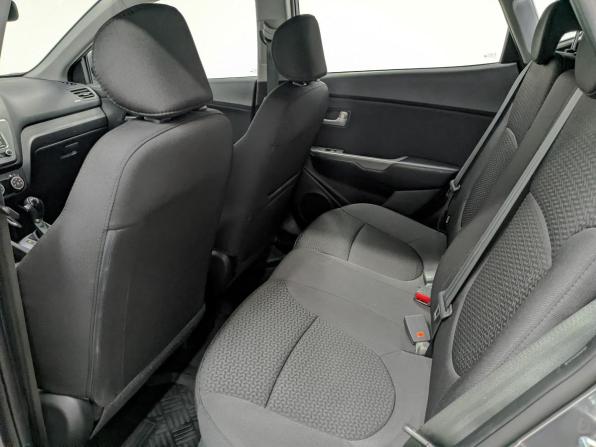 Kia Rio III Рестайлинг с пробегом 2017 года, цена 1 015 000 рублей, 143704 км, хэтчбек, Автокод Объявления