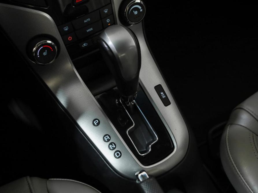 Chevrolet Cruze I Рестайлинг Санкт-Петербург  - изображение 16