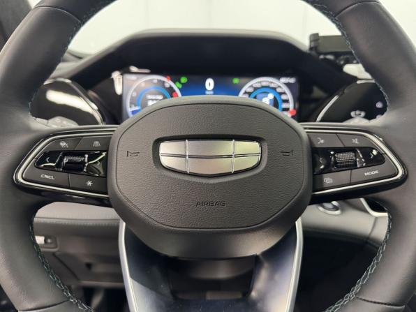 Geely Monjaro I Рестайлинг с пробегом 2025 года, цена 3 840 000 рублей, 6057 км, внедорожник, Автокод Объявления