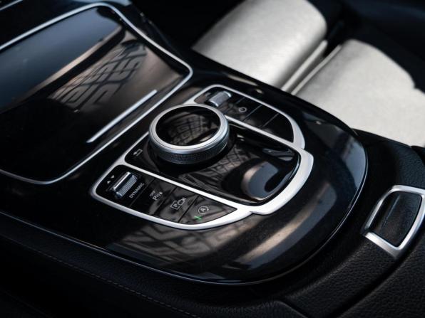 Mercedes-Benz E-Класс V (W213 S213 C238) с пробегом 2018 года, цена 2 200 000 рублей, 278572 км, седан, Автокод Объявления