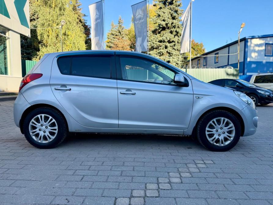 Hyundai i20 I Великий Новгород  - изображение 8