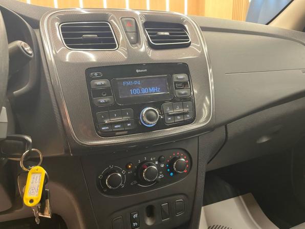 Renault Sandero II Рестайлинг с пробегом 2018 года, цена 1 079 000 рублей, 99900 км, хэтчбек, Автокод Объявления