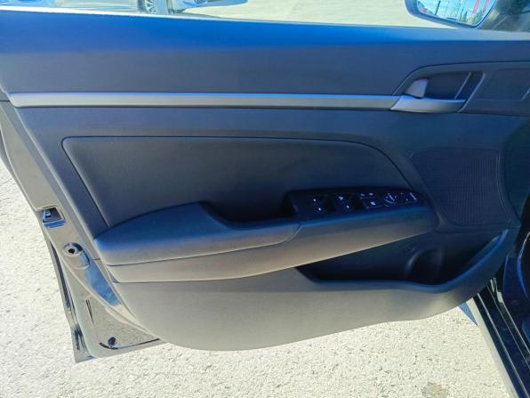 Hyundai Elantra VI (AD) с пробегом 2018 года, цена 1 559 995 рублей, 90000 км, седан, Автокод Объявления