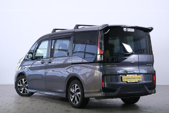 Honda Stepwgn V Рестайлинг с пробегом 2017 года, цена 2 129 000 рублей, 121000 км, минивэн, Автокод Объявления