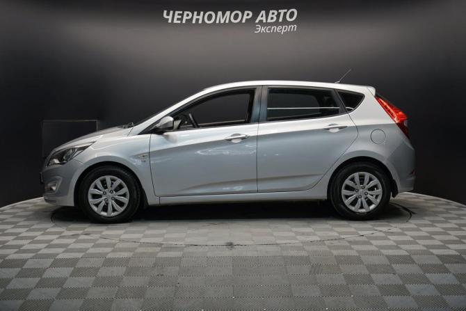 Hyundai Solaris I Рестайлинг с пробегом 2015 года, цена 1 080 000 рублей, 204000 км, хэтчбек, Автокод Объявления
