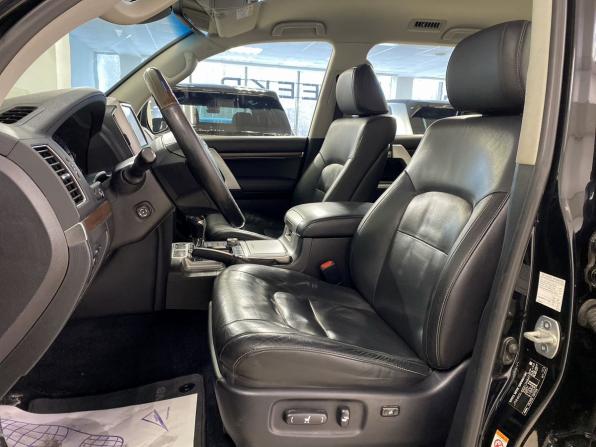 Toyota Land Cruiser 200 Series Рестайлинг 2 с пробегом 2016 года, цена 5 400 000 рублей, 198578 км, внедорожник, Автокод Объявления