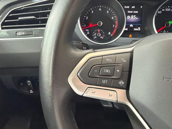 Volkswagen Tiguan II Рестайлинг с пробегом 2020 года, цена 2 950 000 рублей, 36642 км, внедорожник, Автокод Объявления