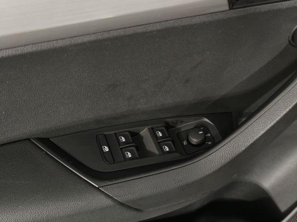 Skoda Karoq I с пробегом 2020 года, цена 1 990 000 рублей, 140505 км, внедорожник, Автокод Объявления