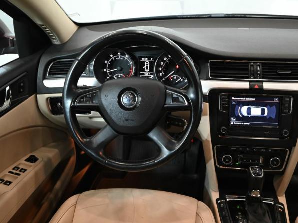 Skoda Superb II Рестайлинг с пробегом 2014 года, цена 1 000 000 рублей, 297873 км, лифтбек, Автокод Объявления