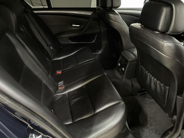 BMW 5 серии V (E60/E61) Рестайлинг с пробегом 2007 года, цена 1 020 000 рублей, 264343 км, седан, Автокод Объявления