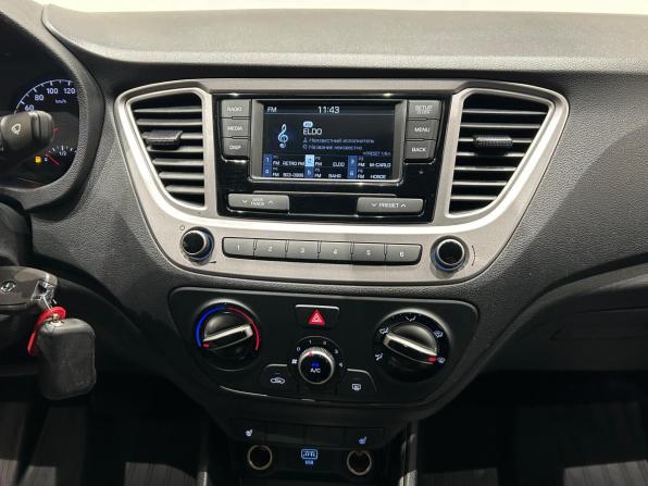 Hyundai Solaris II с пробегом 2019 года, цена 1 079 000 рублей, 198458 км, седан, Автокод Объявления