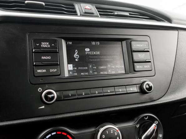 Kia Rio IV Рестайлинг с пробегом 2021 года, цена 1 615 000 рублей, 77500 км, седан, Автокод Объявления