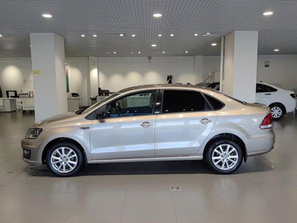 Volkswagen Polo V Рестайлинг с пробегом 2017 года, цена 1 247 000 рублей, 54281 км, седан, Автокод Объявления