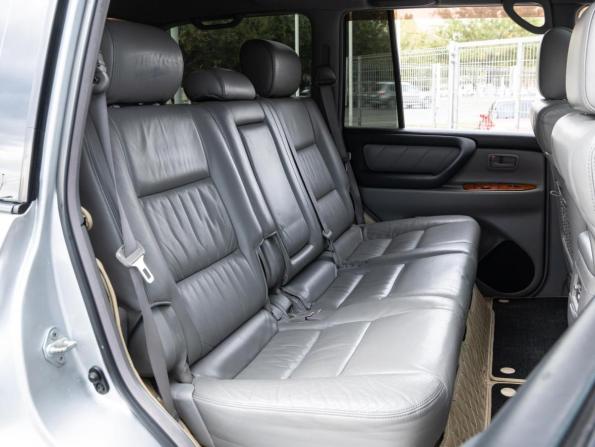 Toyota Land Cruiser 100 Series Рестайлинг 2 с пробегом 2006 года, цена 2 400 000 рублей, 548679 км, внедорожник, Автокод Объявления