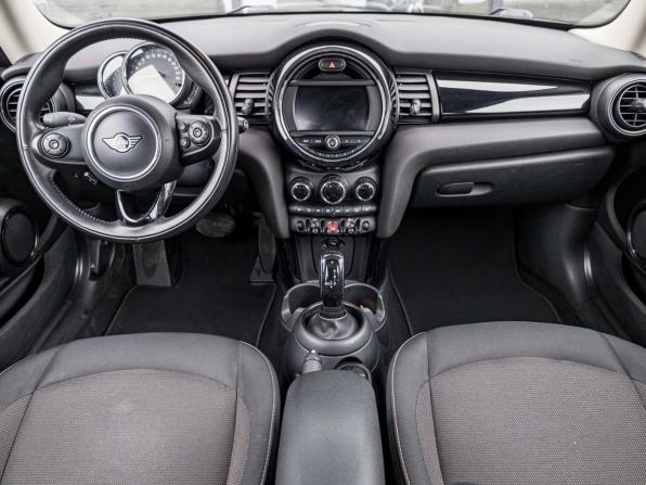 Mini Hatch III (F55/F56) Рестайлинг с пробегом 2019 года, цена 1 897 280 рублей, 105400 км, хэтчбек, Автокод Объявления