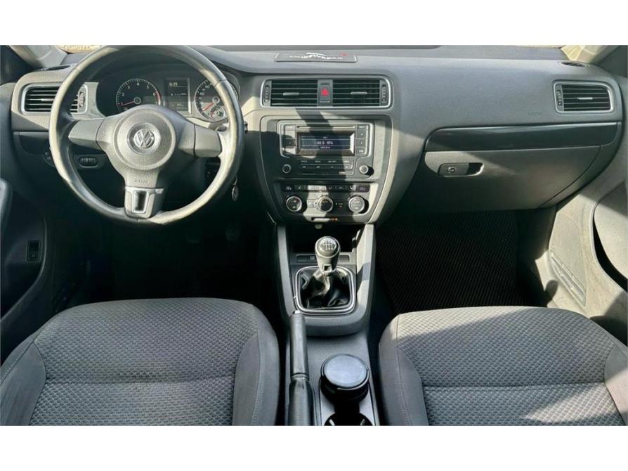 Volkswagen Jetta VI Орел  - изображение 15