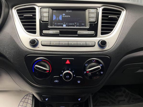 Hyundai Solaris II с пробегом 2019 года, цена 1 097 000 рублей, 102959 км, седан, Автокод Объявления