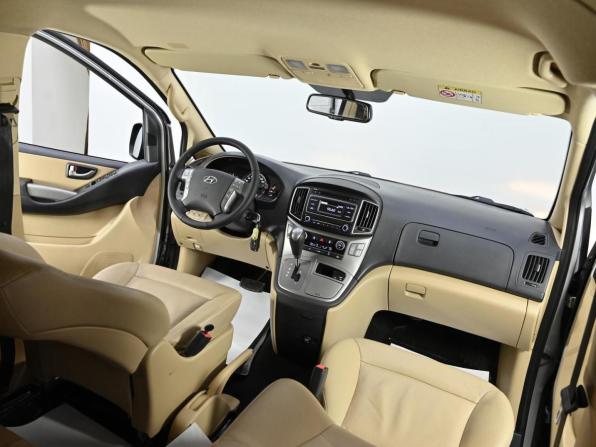 Hyundai H-1 II Рестайлинг 2 с пробегом 2019 года, цена 2 549 000 рублей, 115000 км, минивэн, Автокод Объявления
