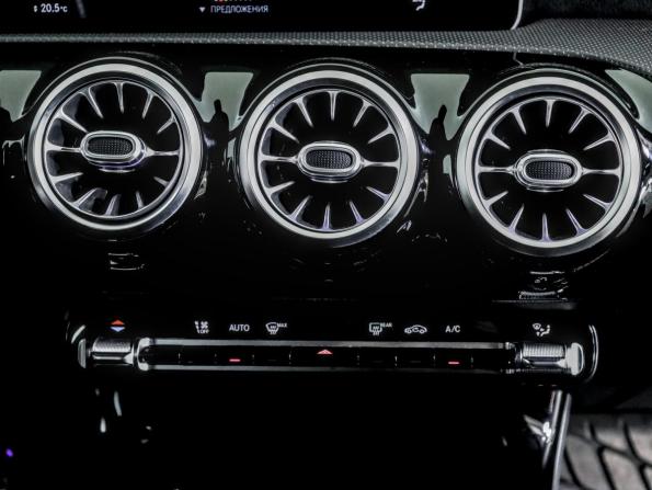 Mercedes-Benz CLA II (C118 X118) с пробегом 2019 года, цена 2 790 000 рублей, 97373 км, седан, Автокод Объявления