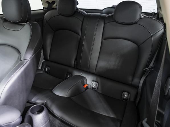 Mini Hatch III (F55/F56) Рестайлинг 2 с пробегом 2021 года, цена 2 948 000 рублей, 36903 км, хэтчбек, Автокод Объявления
