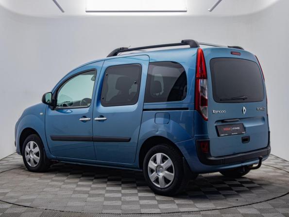 Renault Kangoo II Рестайлинг с пробегом 2015 года, цена 1 070 000 рублей, 98274 км, компактвэн, Автокод Объявления