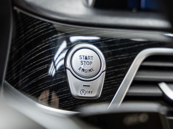 BMW 7 серии VI (G11/G12) с пробегом 2016 года, цена 3 098 000 рублей, 253653 км, седан, Автокод Объявления