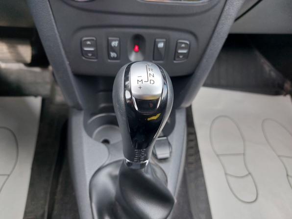 Renault Sandero II Рестайлинг с пробегом 2018 года, цена 1 220 000 рублей, 62418 км, хэтчбек, Автокод Объявления