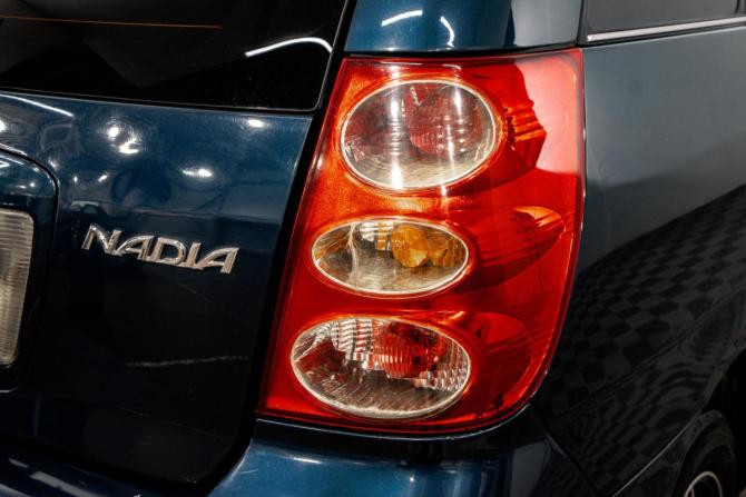 Toyota Nadia с пробегом 2001 года, цена 669 000 рублей, 295300 км, компактвэн, Автокод Объявления