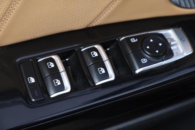 Kia Mohave I Рестайлинг 2 с пробегом 2019 года, цена 3 999 000 рублей, 117502 км, внедорожник, Автокод Объявления