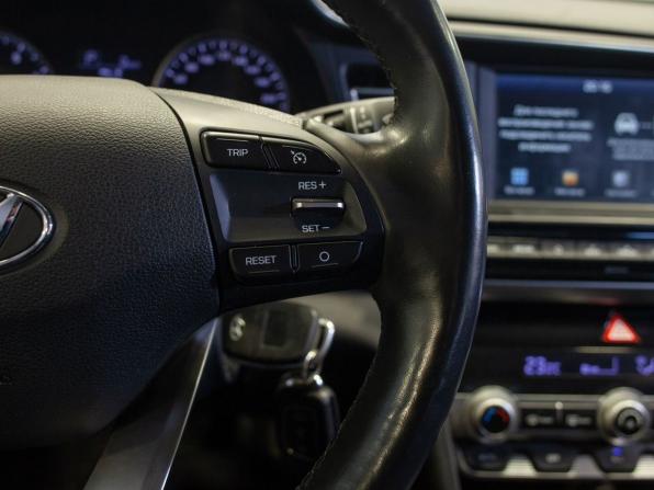 Hyundai Elantra VI (AD) Рестайлинг с пробегом 2019 года, цена 1 600 000 рублей, 211193 км, седан, Автокод Объявления