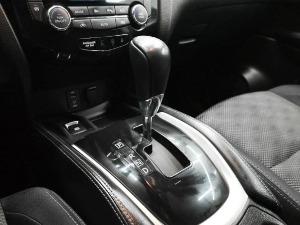 Nissan Qashqai II с пробегом 2015 года, цена 1 800 000 рублей, 102508 км, внедорожник, Автокод Объявления