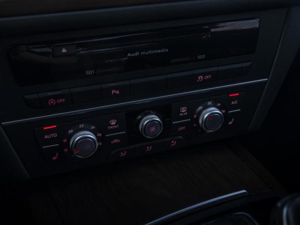 Audi A6 IV (C7) Рестайлинг с пробегом 2015 года, цена 2 200 000 рублей, 131621 км, седан, Автокод Объявления
