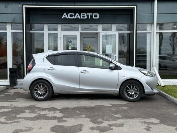 Toyota Aqua I Рестайлинг с пробегом 2017 года, цена 850 000 рублей, 190566 км, хэтчбек, Автокод Объявления