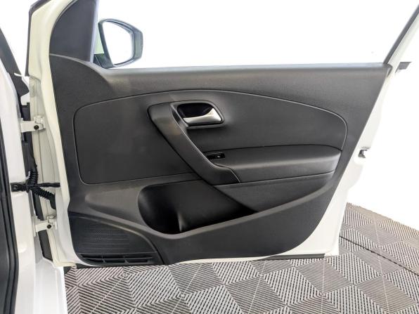Volkswagen Polo V Рестайлинг с пробегом 2019 года, цена 1 345 000 рублей, 65570 км, седан, Автокод Объявления