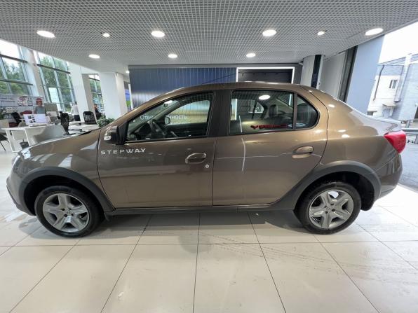 Renault Logan II Рестайлинг с пробегом 2019 года, цена 1 050 000 рублей, 111000 км, седан, Автокод Объявления