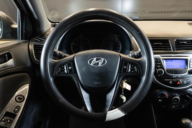 Hyundai Solaris I с пробегом 2012 года, цена 599 000 рублей, 224016 км, хэтчбек, Автокод Объявления