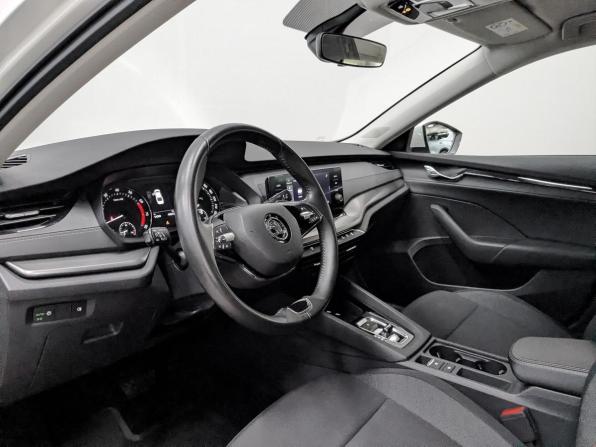 Skoda Octavia IV (A8) с пробегом 2021 года, цена 2 320 000 рублей, 94965 км, лифтбек, Автокод Объявления