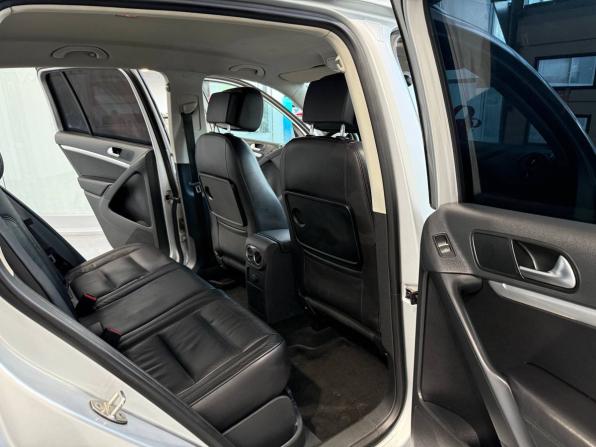 Volkswagen Tiguan I Рестайлинг с пробегом 2011 года, цена 1 200 000 рублей, 256453 км, внедорожник, Автокод Объявления