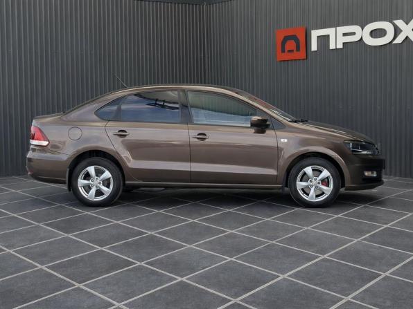 Volkswagen Polo V Рестайлинг с пробегом 2016 года, цена 1 032 000 рублей, 115278 км, седан, Автокод Объявления