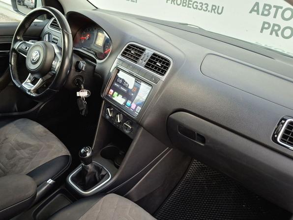 Volkswagen Polo V Рестайлинг с пробегом 2018 года, цена 975 000 рублей, 145937 км, седан, Автокод Объявления