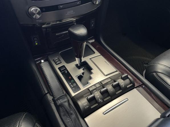 Lexus LX III Рестайлинг с пробегом 2015 года, цена 4 920 000 рублей, 218329 км, внедорожник, Автокод Объявления