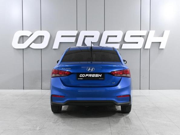 Hyundai Solaris II с пробегом 2017 года, цена 1 359 000 рублей, 140816 км, седан, Автокод Объявления