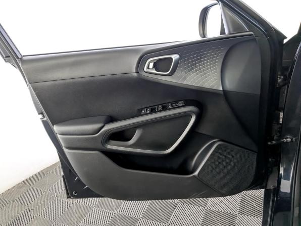 Kia Soul III с пробегом 2022 года, цена 2 210 000 рублей, 44023 км, хэтчбек, Автокод Объявления