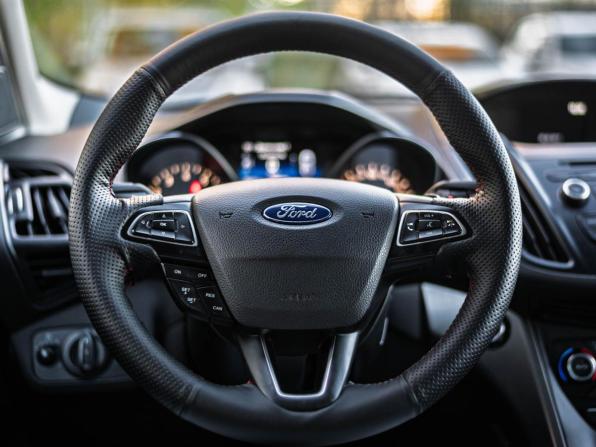 Ford Kuga II Рестайлинг с пробегом 2017 года, цена 1 688 000 рублей, 95148 км, внедорожник, Автокод Объявления