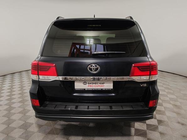 Toyota Land Cruiser 200 Series Рестайлинг 2 с пробегом 2017 года, цена 5 849 000 рублей, 300215 км, внедорожник, Автокод Объявления