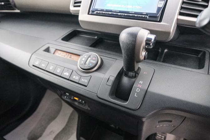 Honda Freed I Рестайлинг с пробегом 2012 года, цена 1 099 000 рублей, 190000 км, компактвэн, Автокод Объявления